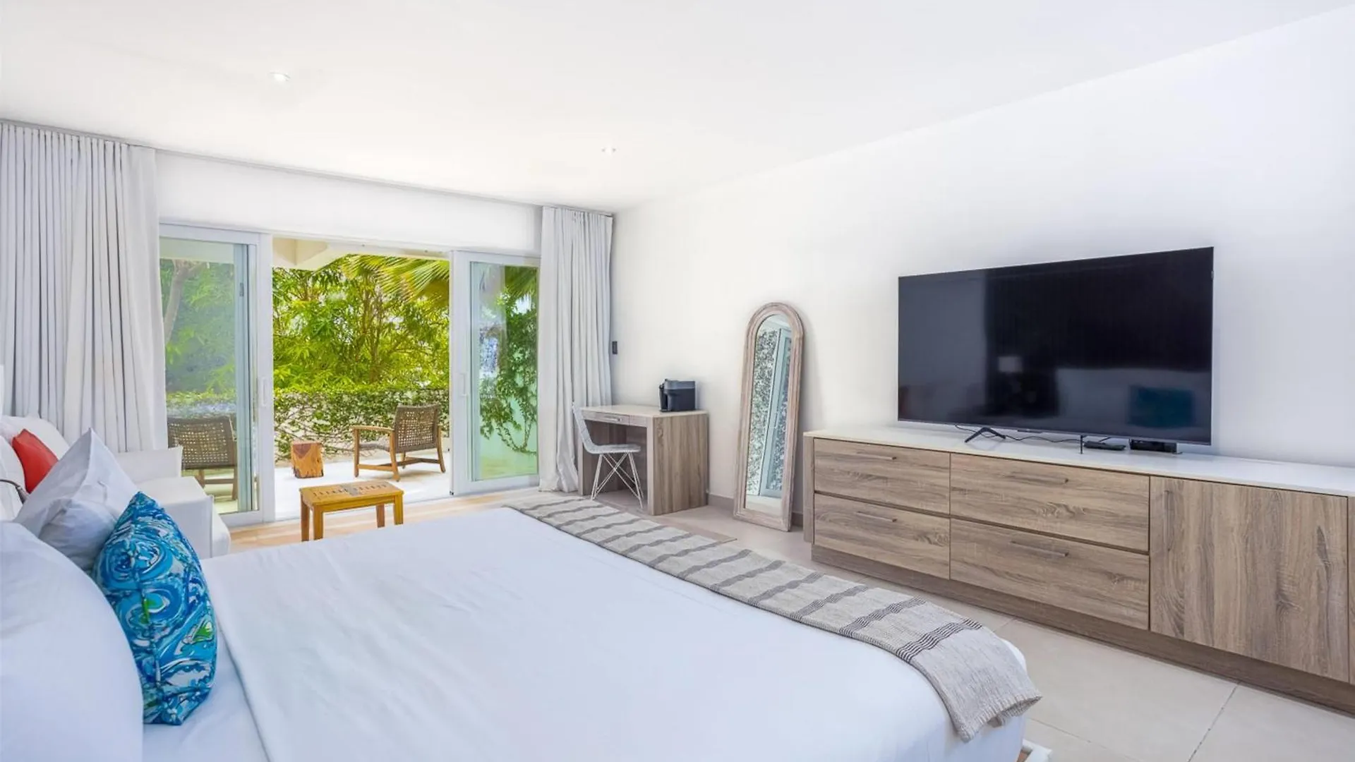 Hodges Bay Resort & Spa, An Hq Luxury Resort & Residences St. John's